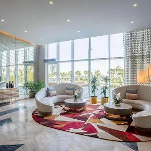 Radisson Damac Hills Отель
